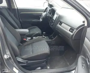 Mitsubishi Outlander ES 4dr SUV (2.4L 4cyl CVT) 2015 Silver