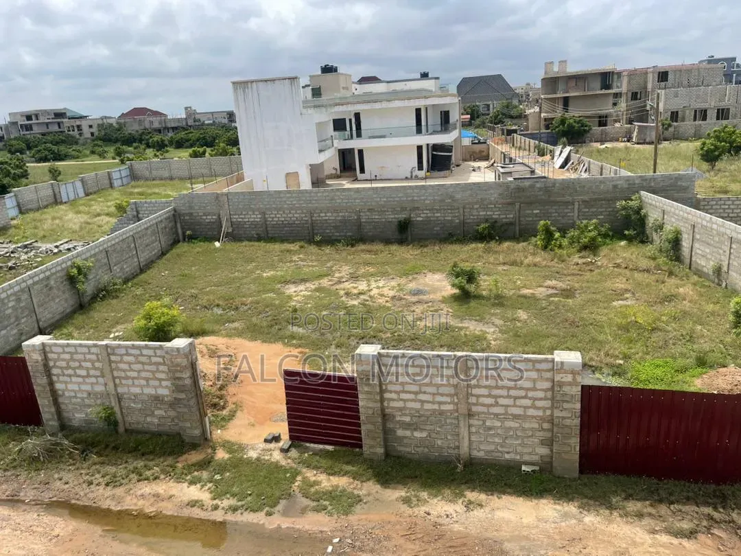 4 Plots of Land for Sale