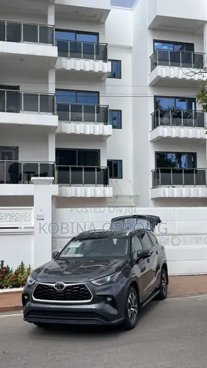 Toyota Highlander XLE 2022 Gray
