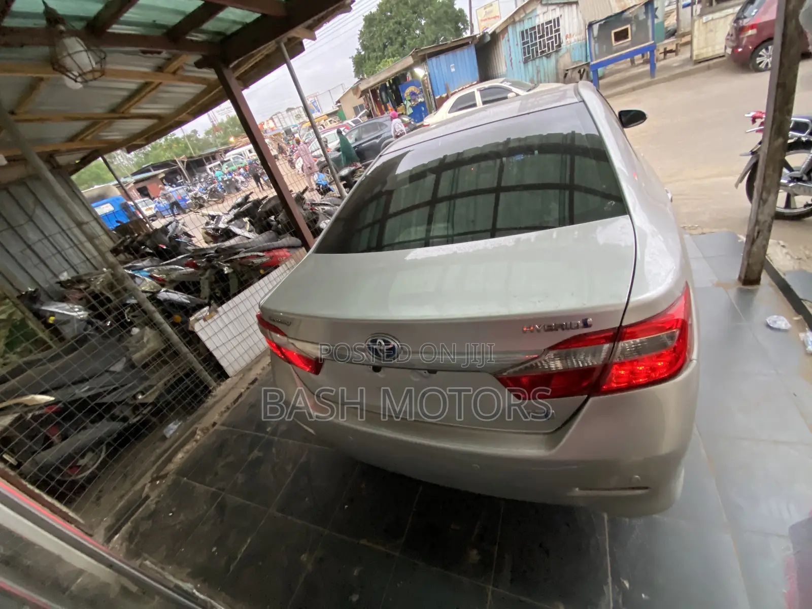 Toyota Camry Hybrid 2023 Silver
