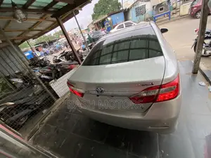 Toyota Camry Hybrid 2023 Silver