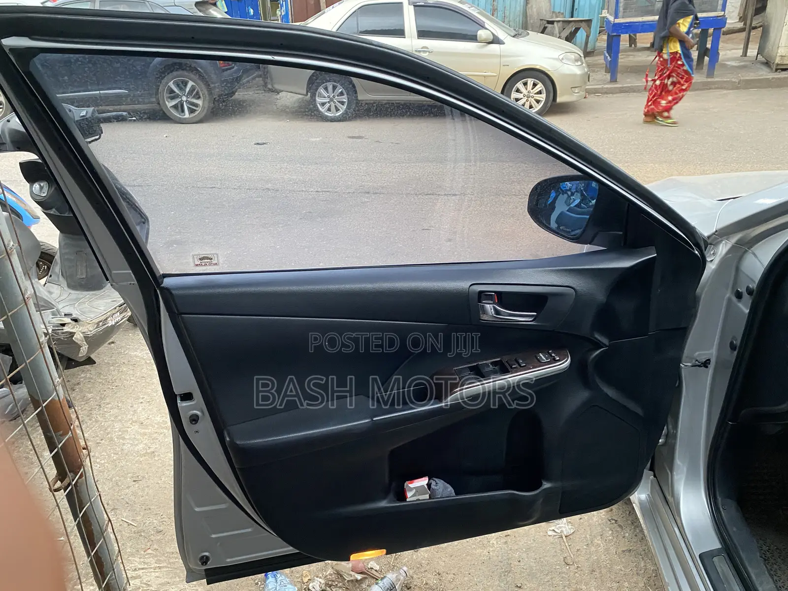 Toyota Camry Hybrid 2023 Silver
