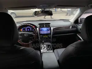 Toyota Camry Hybrid 2023 Silver
