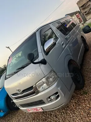 Toyota HiAce 2010 Silver