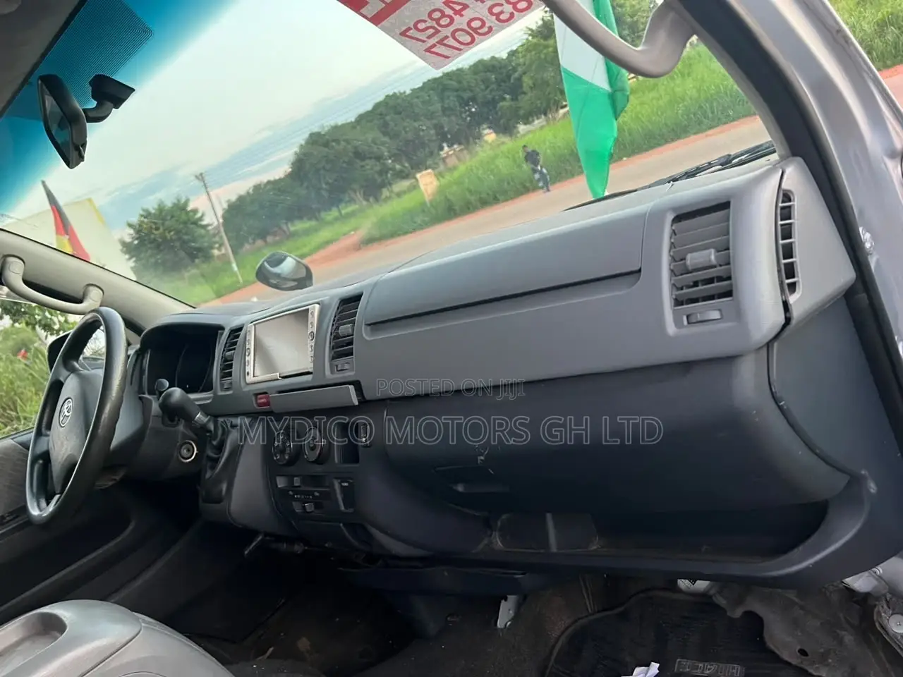 Toyota HiAce 2010 Silver
