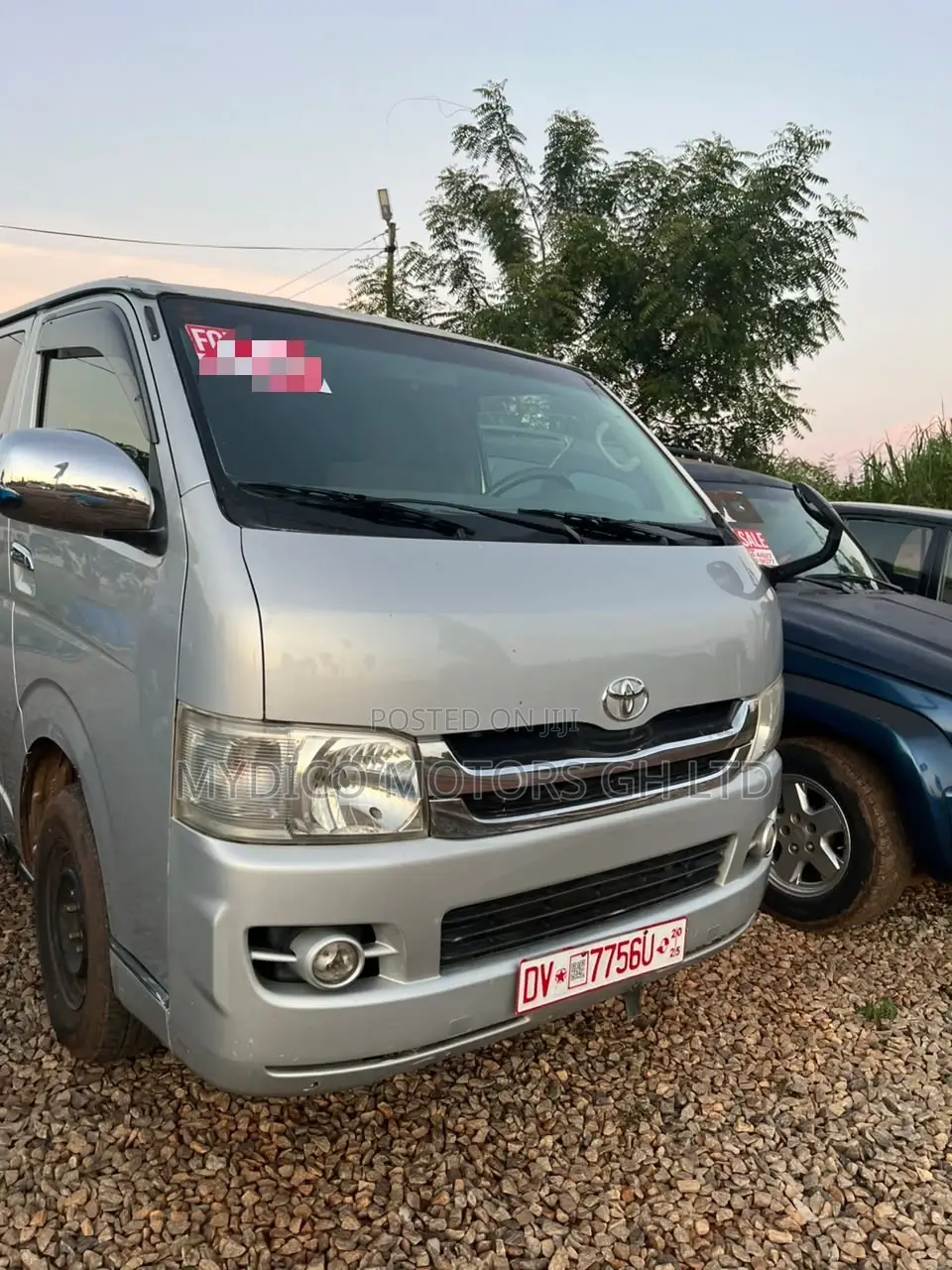 Toyota HiAce 2010 Silver