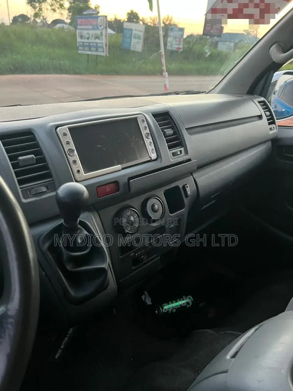 Toyota HiAce 2010 Silver