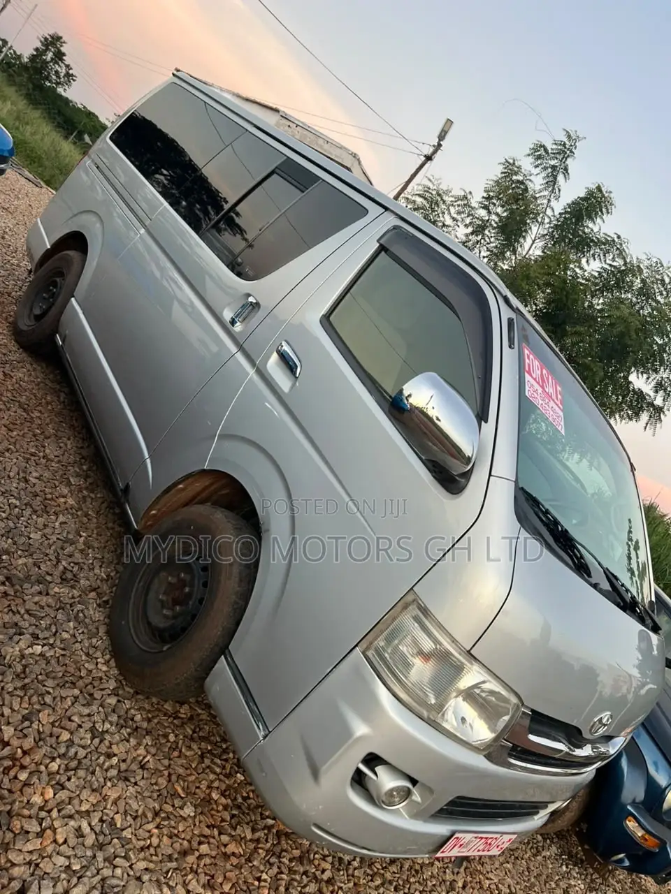 Toyota HiAce 2010 Silver