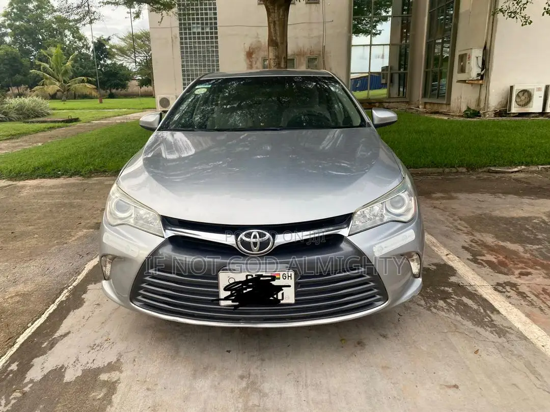 Toyota Camry 2015 Silver