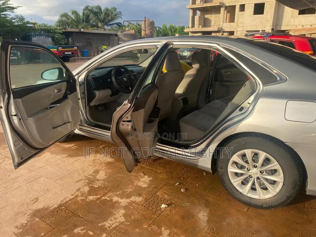Toyota Camry 2015 Silver