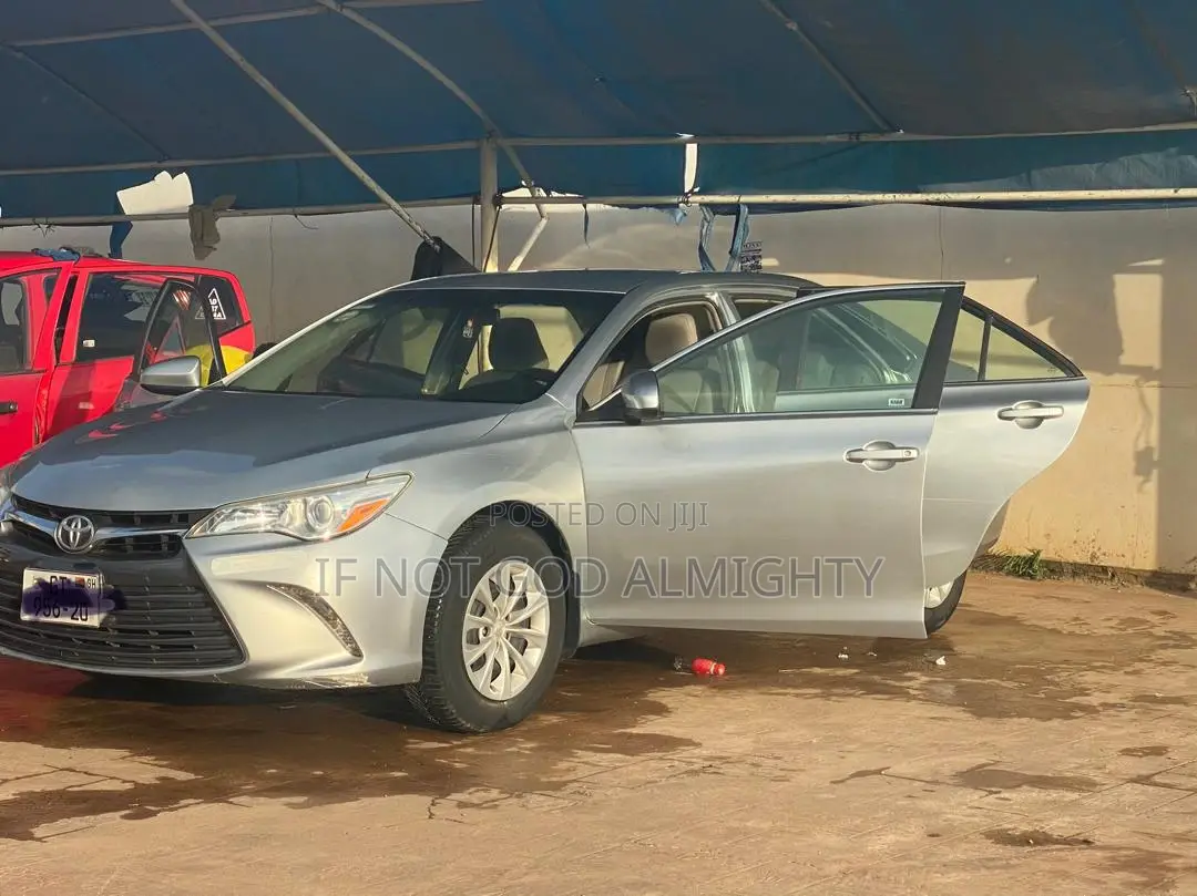 Toyota Camry 2015 Silver