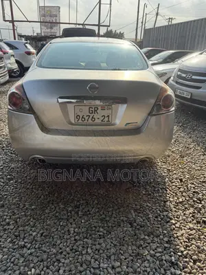 Nissan Altima 2.5 S Sedan 2012 Silver