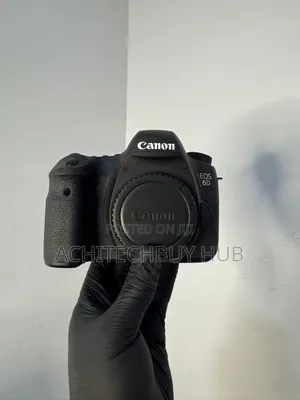 Canon 6d Full Frame DSLR Camera Body 98% New + Free Bag