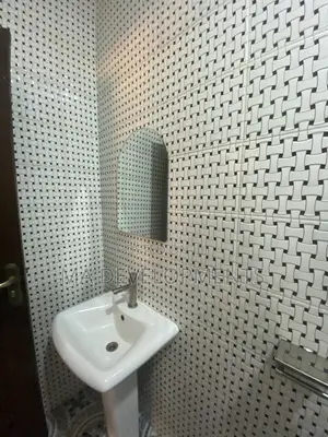 2bdrm Apartment in Madev Realty, Ofankor for rent