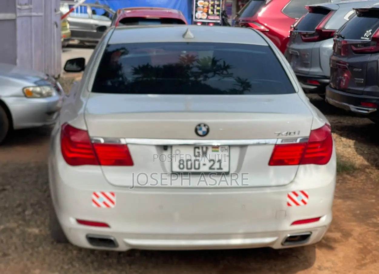 BMW 7 Series 730Li 2011