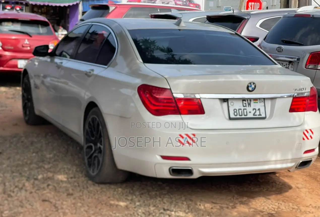 BMW 7 Series 730Li 2011