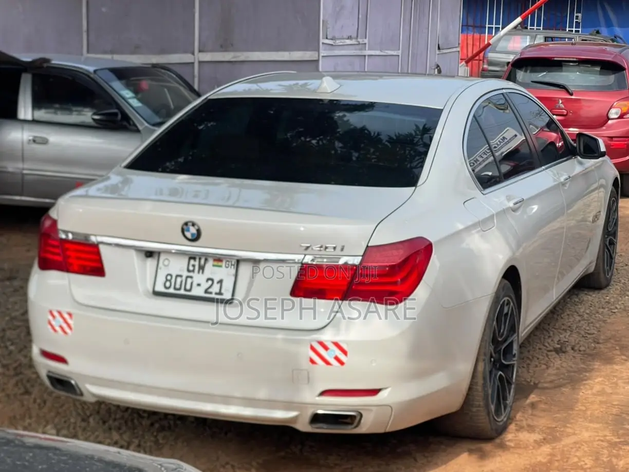 BMW 7 Series 730Li 2011