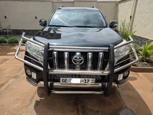 Toyota Land Cruiser Prado 2017 Black