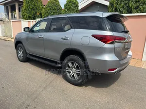 Toyota Fortuner 2020 Silver