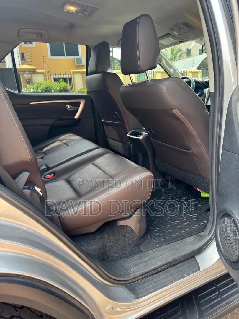 Toyota Fortuner 2020 Silver