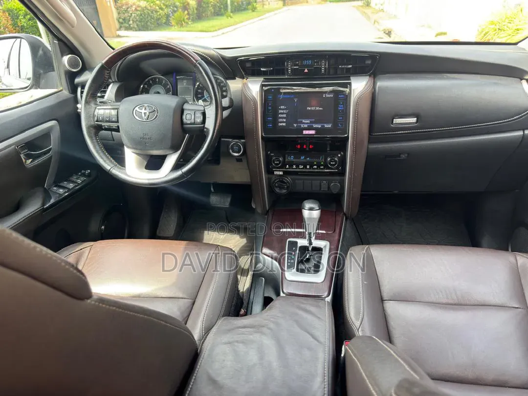 Toyota Fortuner 2020 Silver