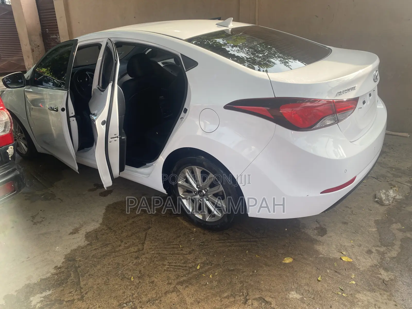Hyundai Avante 2015 White
