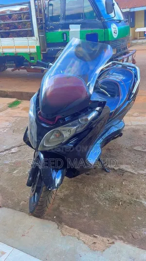 Suzuki Burgman 2025 Black