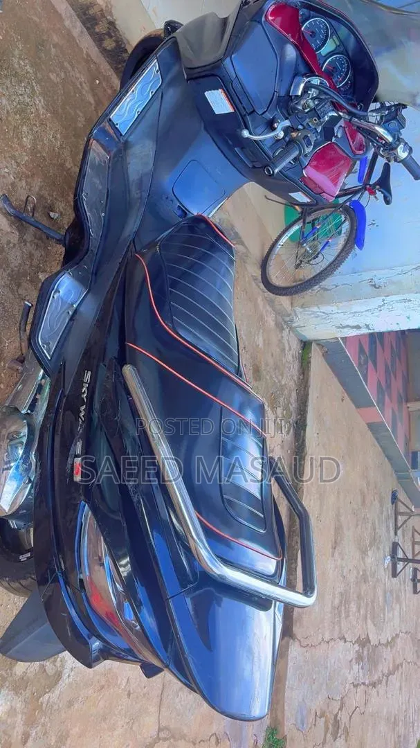 Suzuki Burgman 2025 Black