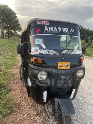 Bajaj RE 2025 Black