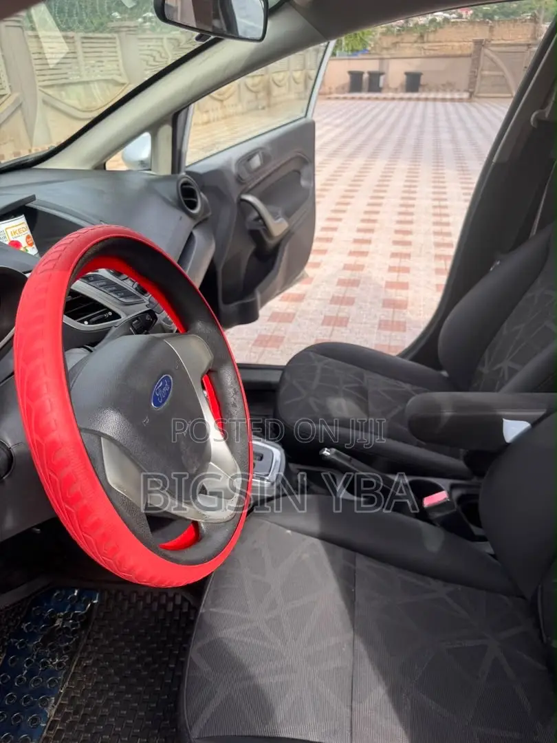 Ford Fiesta SE Hatchback 2012 Silver