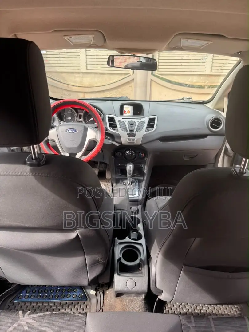 Ford Fiesta SE Hatchback 2012 Silver