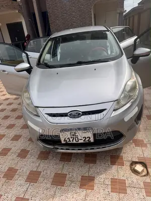 Ford Fiesta SE Hatchback 2012 Silver