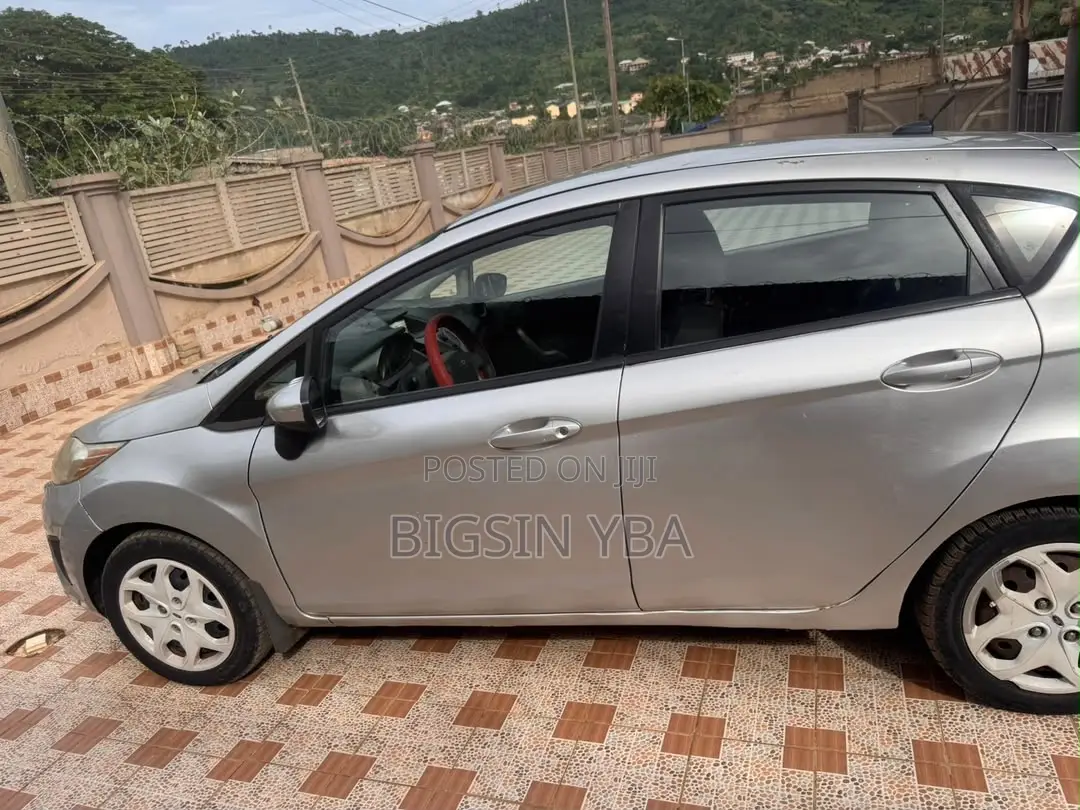 Ford Fiesta SE Hatchback 2012 Silver