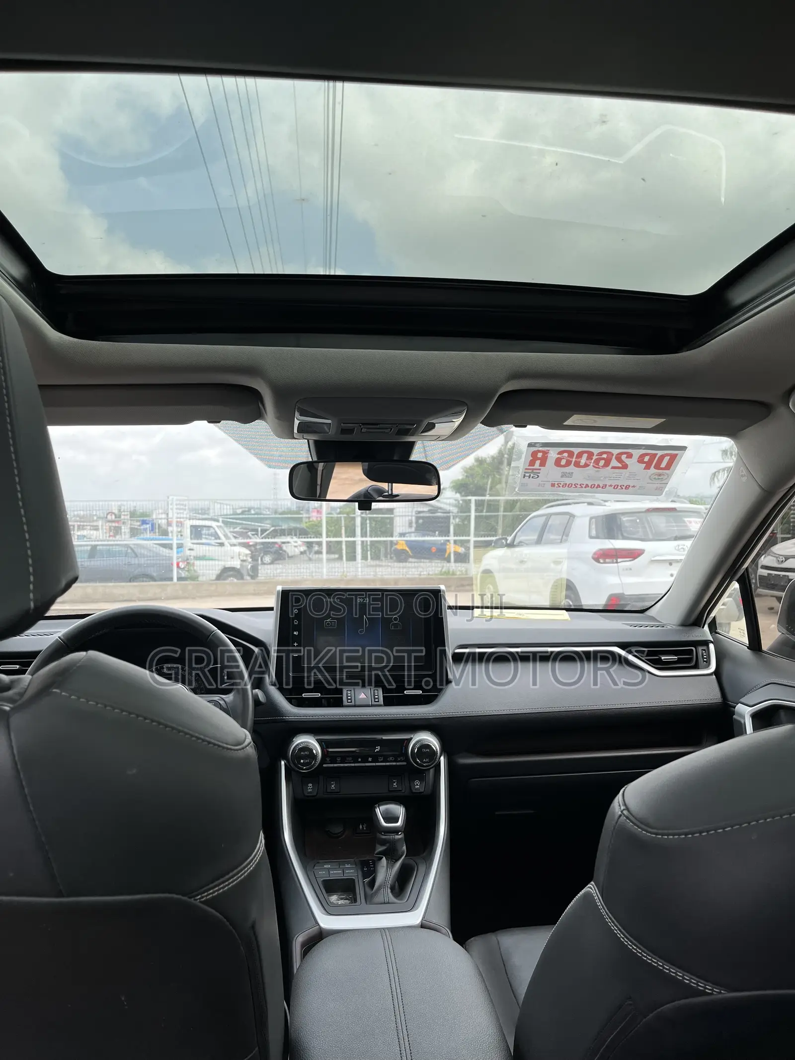 Toyota RAV4 XLE Premium FWD 2020 White