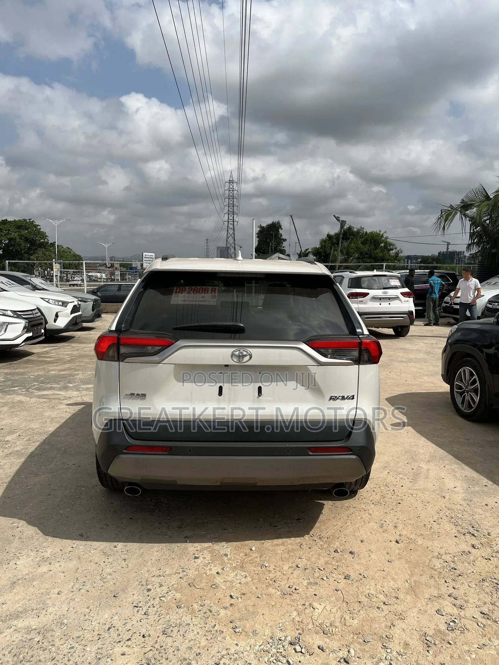 Toyota RAV4 XLE Premium FWD 2020 White