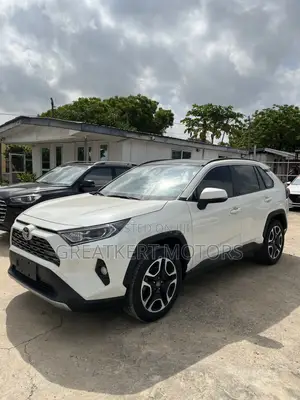 Toyota RAV4 XLE Premium FWD 2020 White