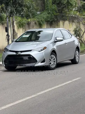 Toyota Corolla LE (1.8L 4cyl 2A) 2019 Silver