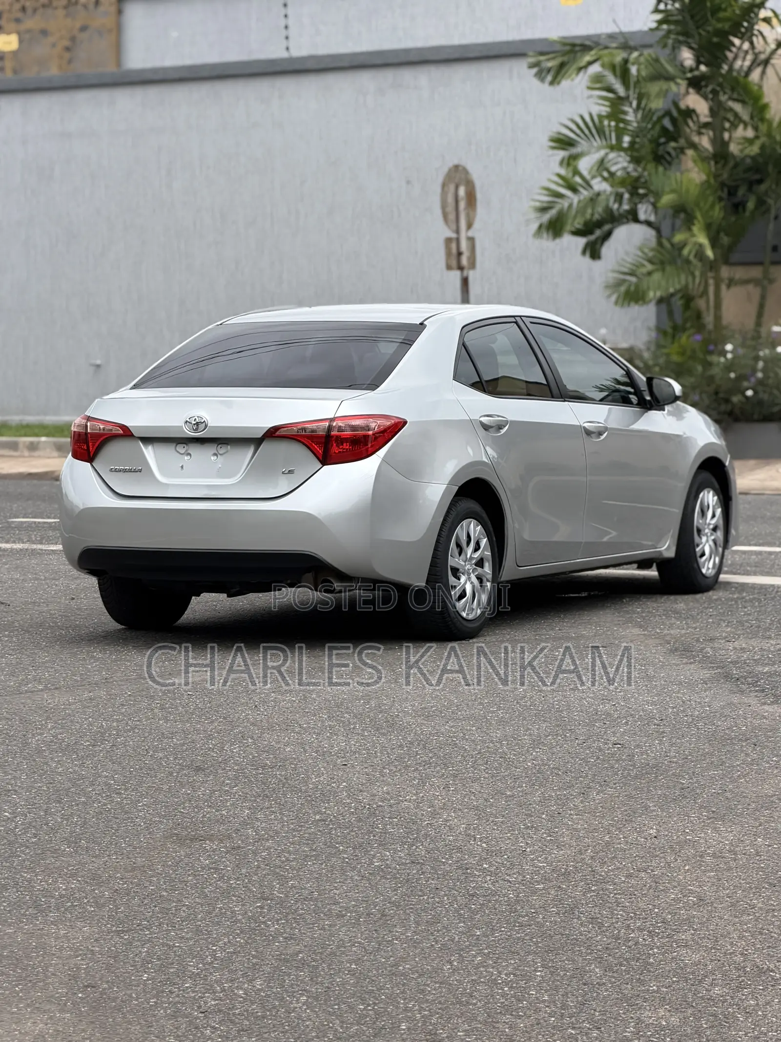 Toyota Corolla LE (1.8L 4cyl 2A) 2019 Silver