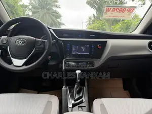 Toyota Corolla LE (1.8L 4cyl 2A) 2019 Silver