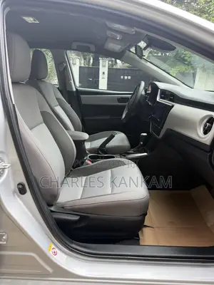 Toyota Corolla LE (1.8L 4cyl 2A) 2019 Silver