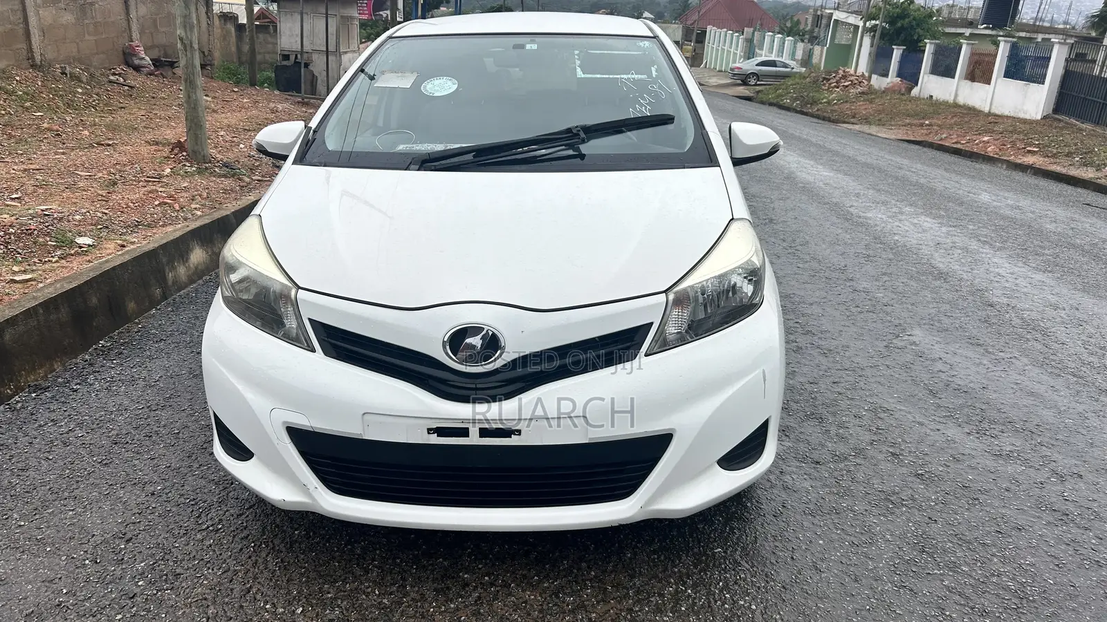 Toyota Vitz 2012 White