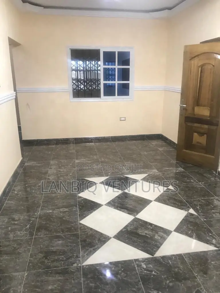 6bdrm House in Pokuase for rent