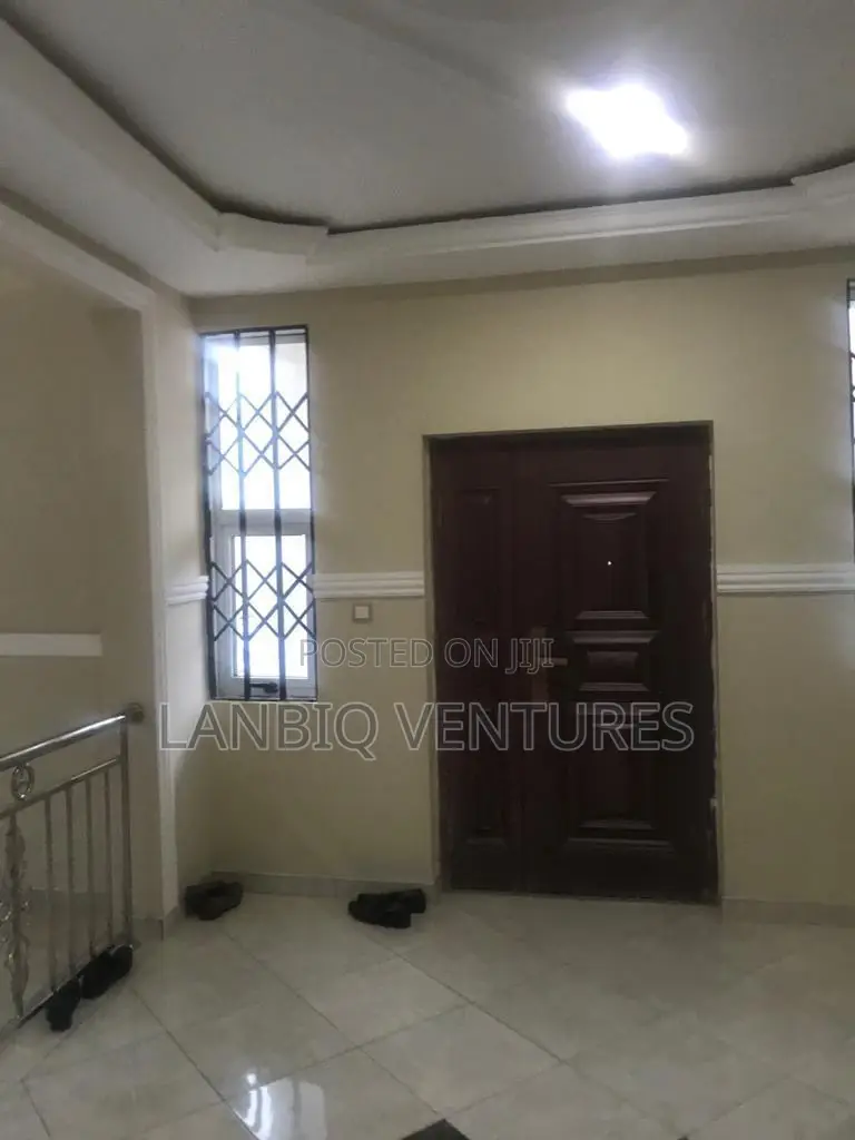 6bdrm House in Pokuase for rent