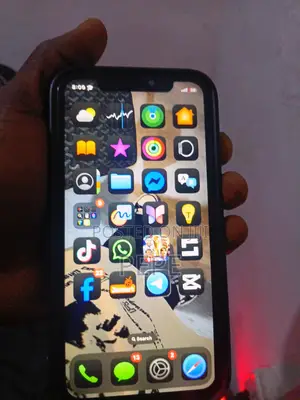 Apple iPhone XR 64 GB Red
