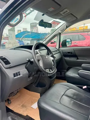 Toyota Voxy 2010 Black