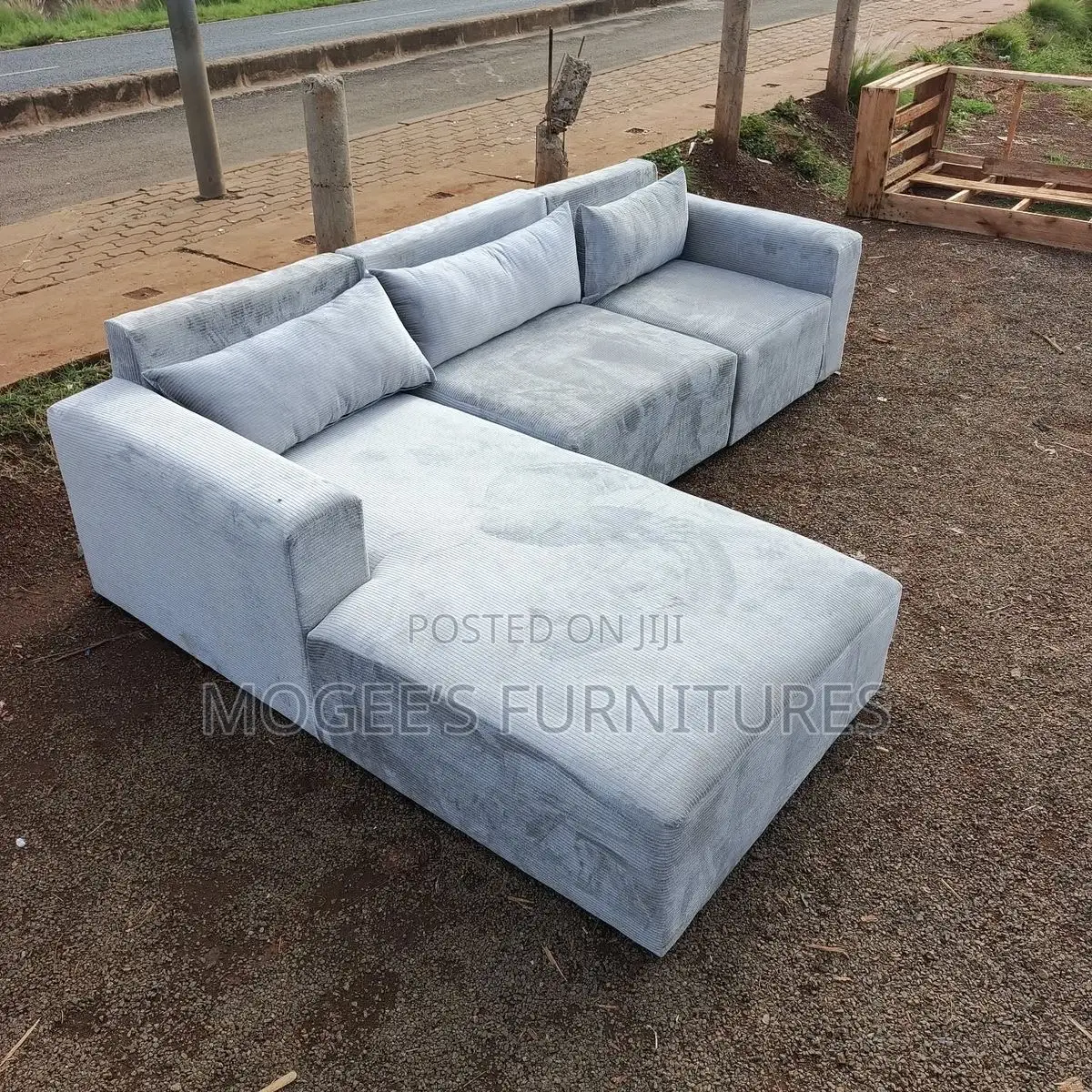 2 in 1 L Shape Sofa Comes With Pillows