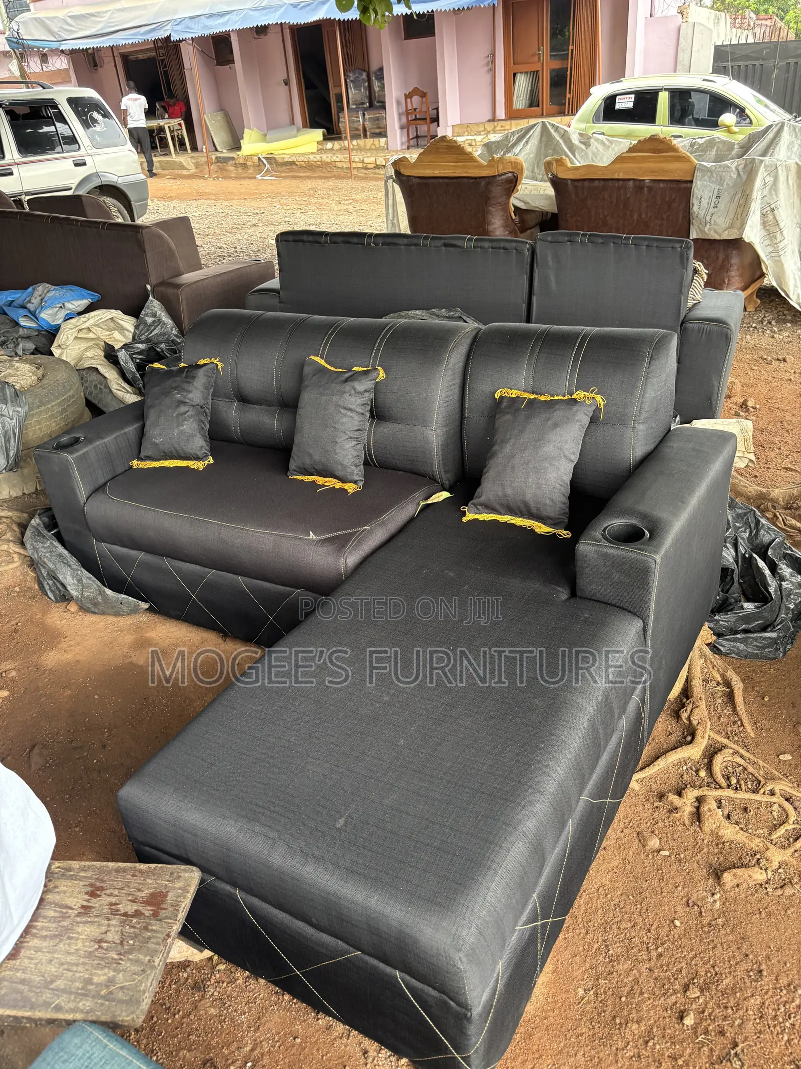 2 in 1 L Shape Sofa Comes With Pillows