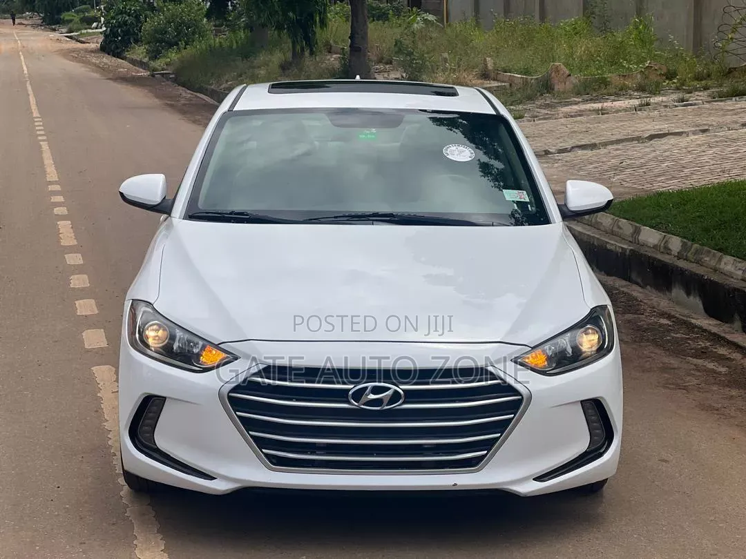 Hyundai Elantra 2018 White