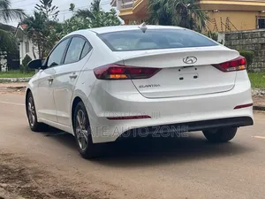 Hyundai Elantra 2018 White