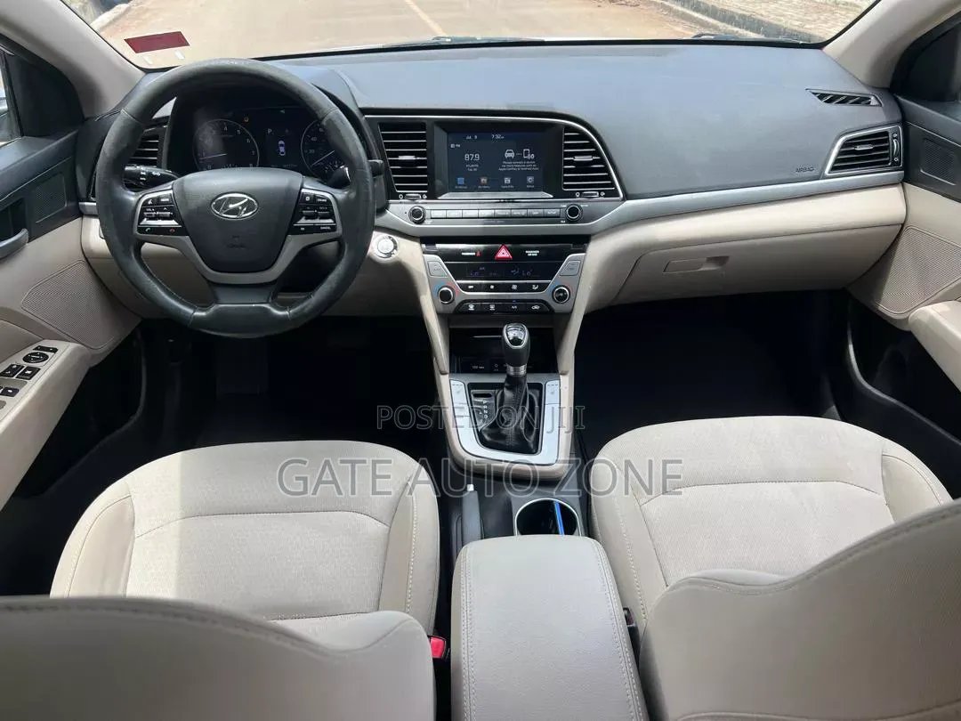 Hyundai Elantra 2018 White